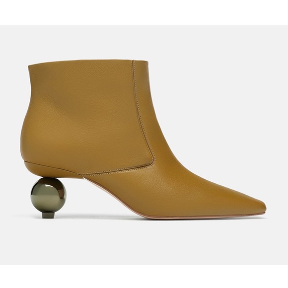 Zara Shoes - NWT Zara Leather Sculptural Ankle Boots